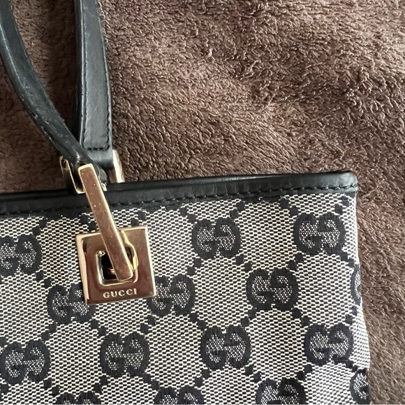 GUCCI GG CANVAS SMALL TOTE - Picture 10 of 15